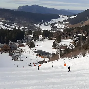 appartement-lumineux-aux-pieds-des-pistes.hotels-rhonealpes.com/